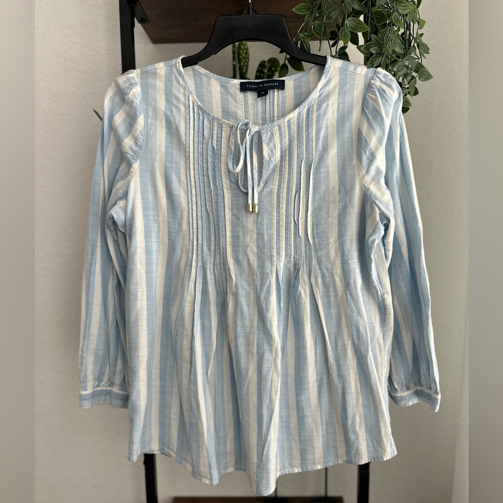 Women’s Tommy Hilfiger long sleeve, casual‎ top size Petite small